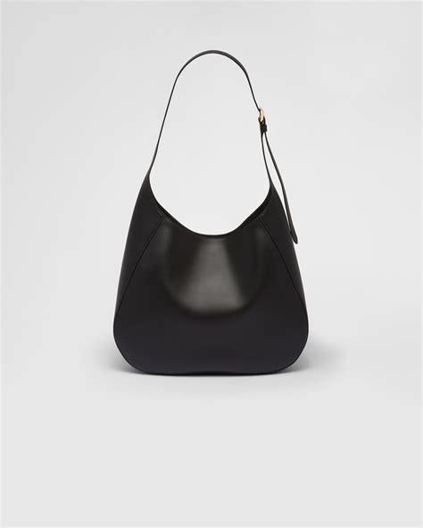 Large leather shoulder bag with topstitching 